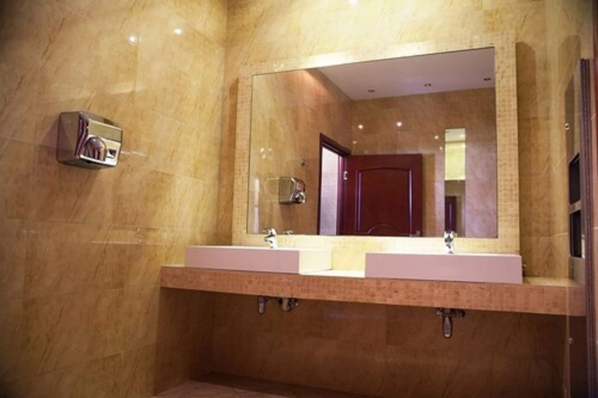 Hotel Holiday Park Βαρσοβία Εξωτερικό φωτογραφία
